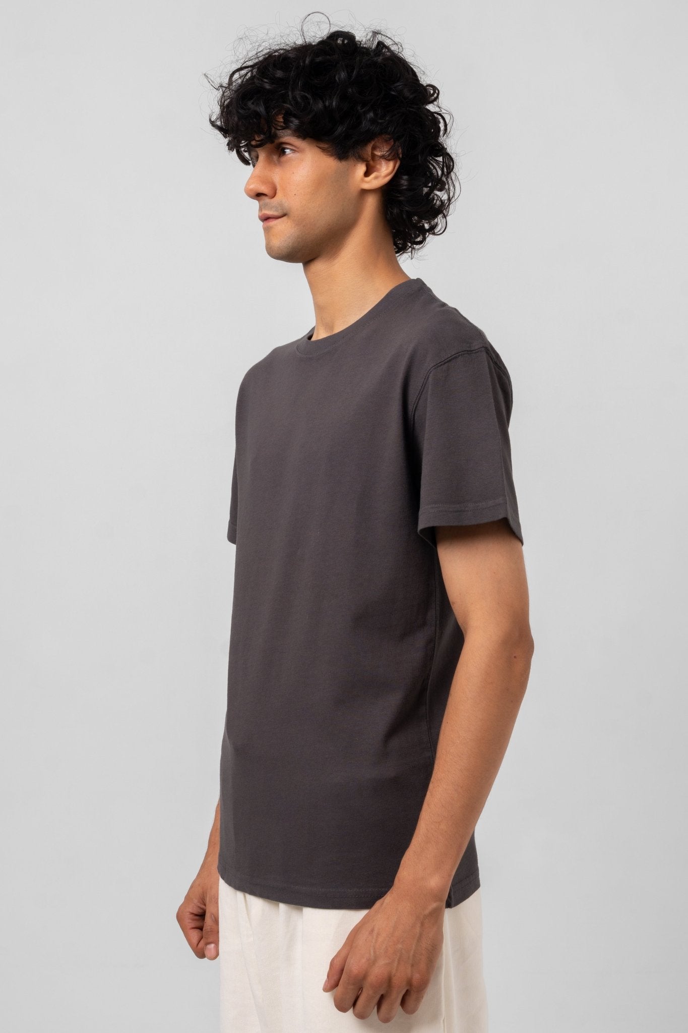 CHARCOAL ESSENTIAL TEE - KYT Fashion