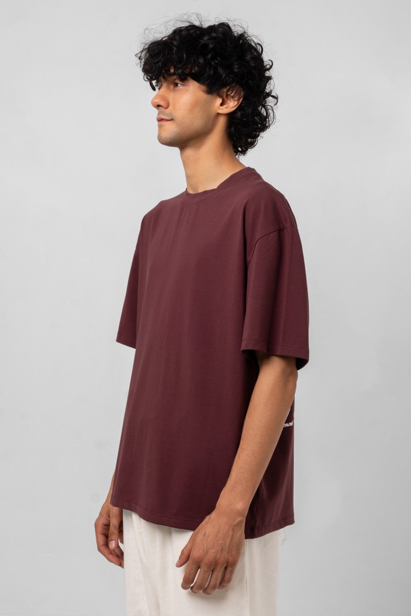 BURGUNDY CORE RELAXED PRINT TEE - KYT Fashion